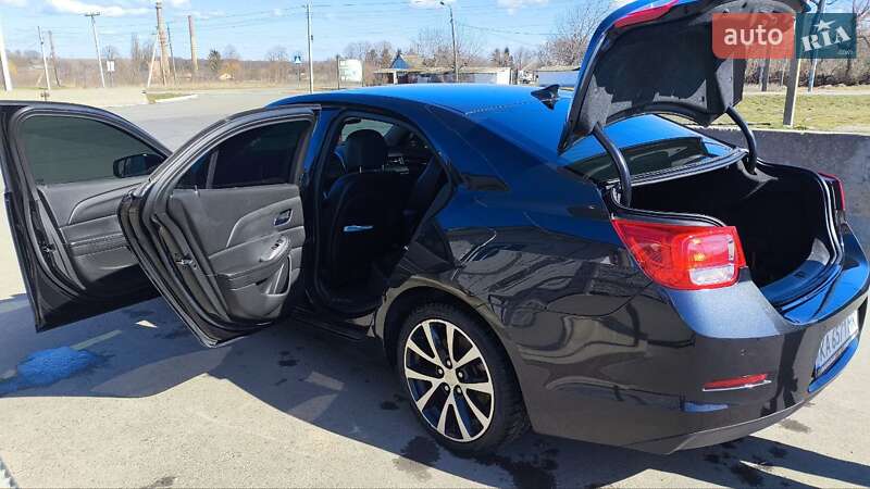 Седан Chevrolet Malibu 2015 в Жашківу