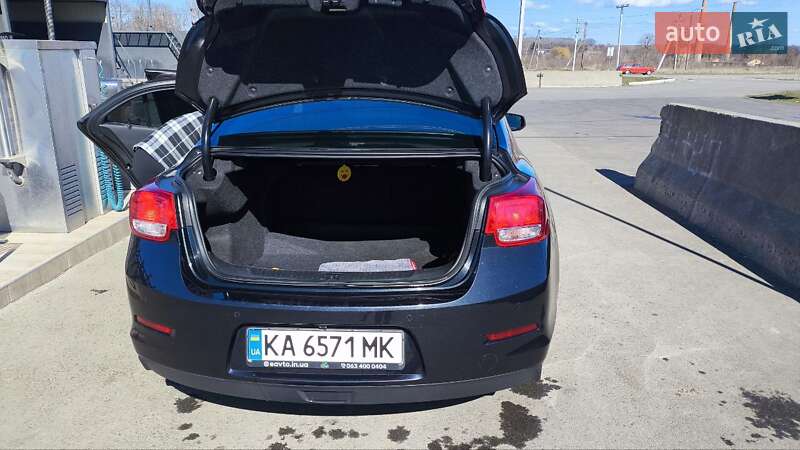 Седан Chevrolet Malibu 2015 в Жашківу