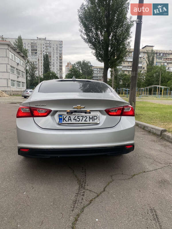 Седан Chevrolet Malibu 2017 в Киеве