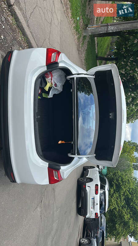 Седан Chevrolet Malibu 2017 в Киеве