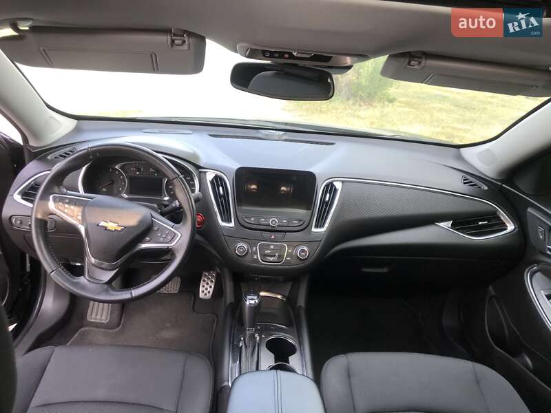 Седан Chevrolet Malibu 2015 в Днепре