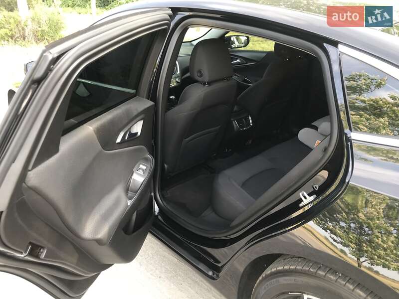 Седан Chevrolet Malibu 2015 в Днепре