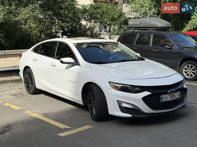Седан Chevrolet Malibu 2016 в Киеве