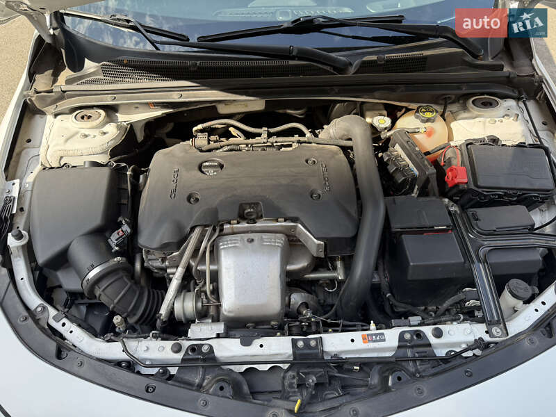 Седан Chevrolet Malibu 2016 в Киеве