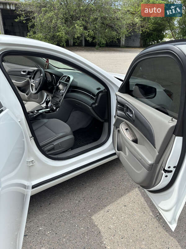 Седан Chevrolet Malibu 2015 в Лубнах