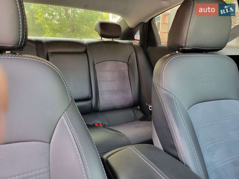 Седан Chevrolet Malibu 2018 в Запорожье