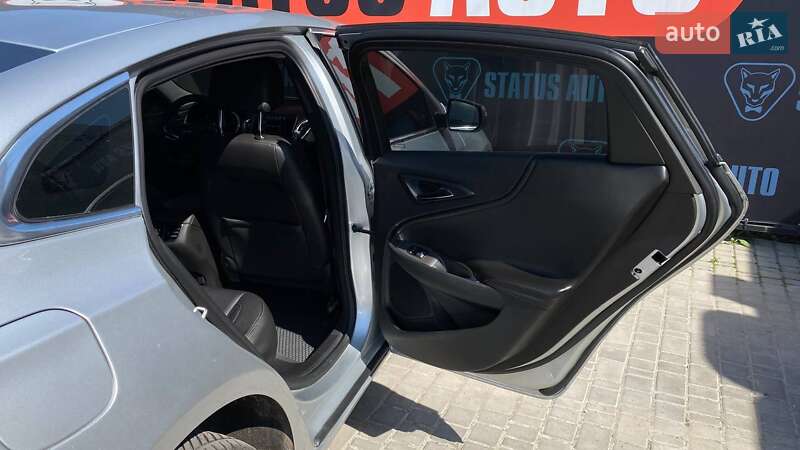 Седан Chevrolet Malibu 2016 в Виннице