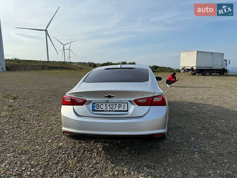 Седан Chevrolet Malibu 2017 в Львове