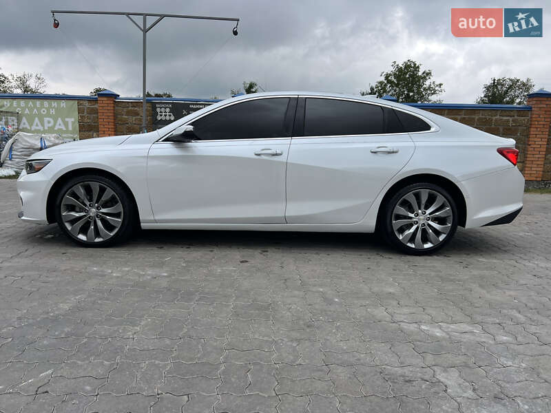Седан Chevrolet Malibu 2017 в Луцке