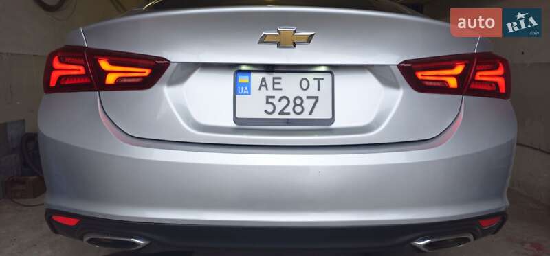 Седан Chevrolet Malibu 2016 в Каменском