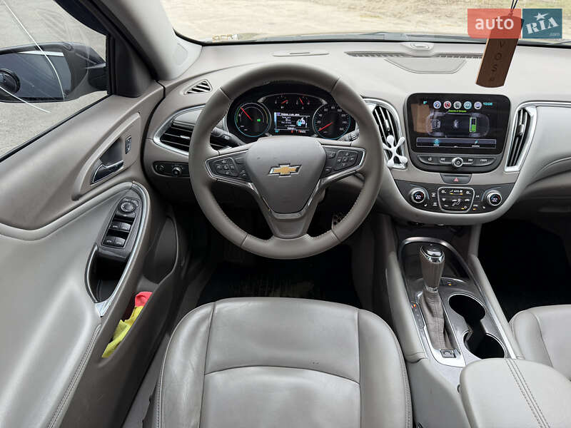 Седан Chevrolet Malibu 2016 в Харькове