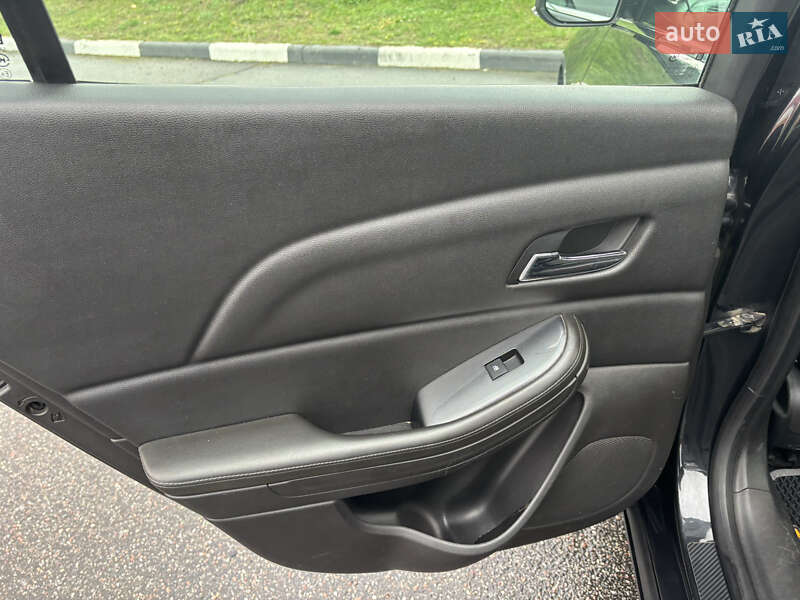 Седан Chevrolet Malibu 2012 в Киеве