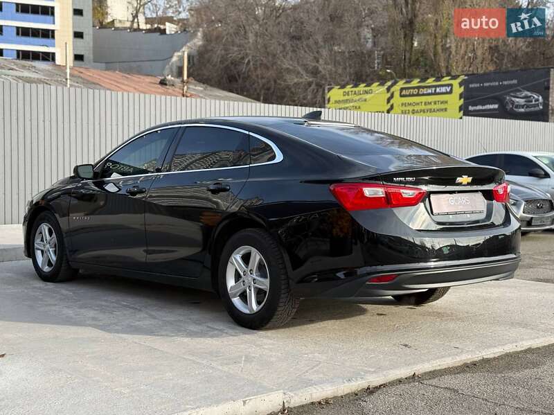 Седан Chevrolet Malibu 2020 в Киеве