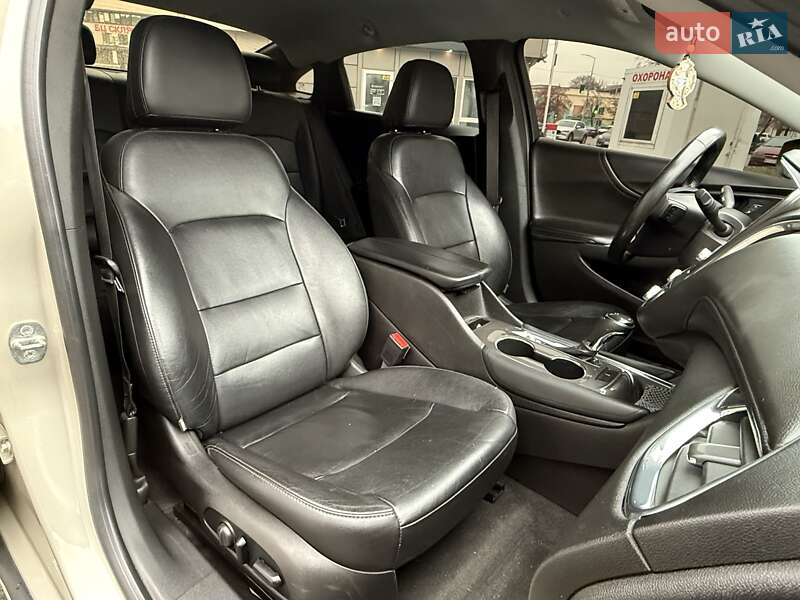 Седан Chevrolet Malibu 2016 в Киеве