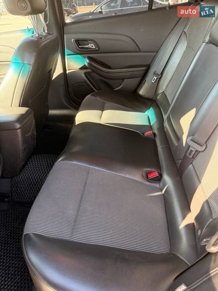 Седан Chevrolet Malibu 2015 в Киеве