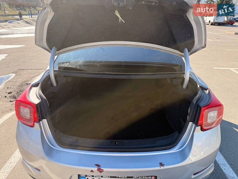 Седан Chevrolet Malibu 2015 в Киеве