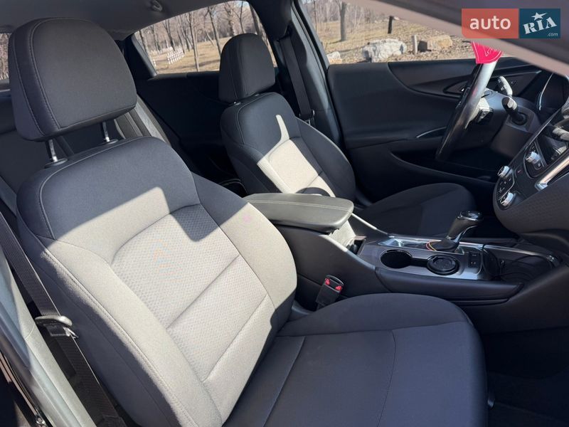 Седан Chevrolet Malibu 2018 в Павлограде
