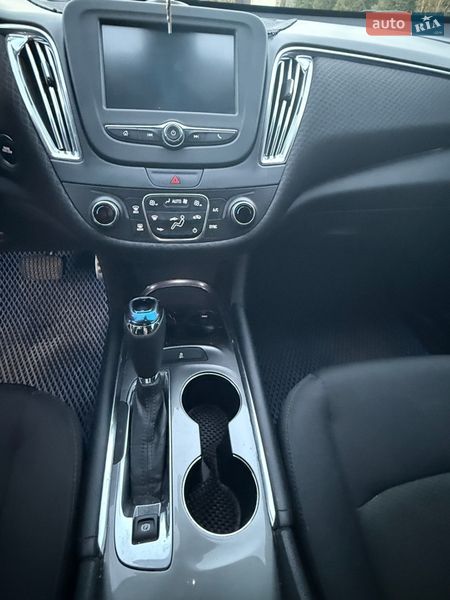 Седан Chevrolet Malibu 2016 в Киеве