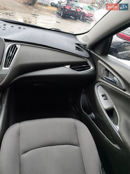 Седан Chevrolet Malibu 2018 в Кременчуці