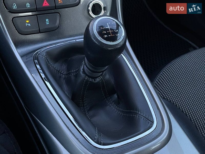 Седан Chevrolet Malibu 2012 в Киеве