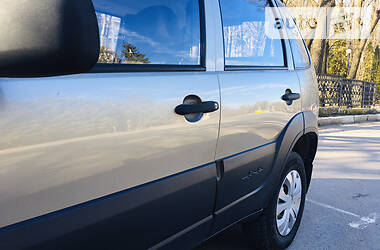 Позашляховик / Кросовер Chevrolet Niva 2011 в 