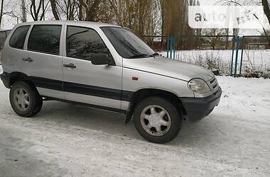 Внедорожник / Кроссовер Chevrolet Niva 2004 в 
