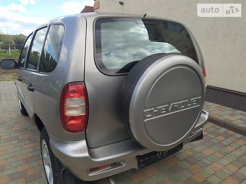 Chevrolet Niva GLC