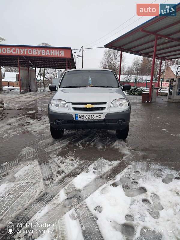 Позашляховик / Кросовер Chevrolet Niva 2015 в Тростянці