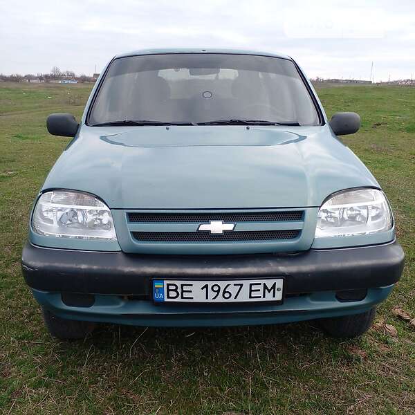 Внедорожник / Кроссовер Chevrolet Niva 2006 в 