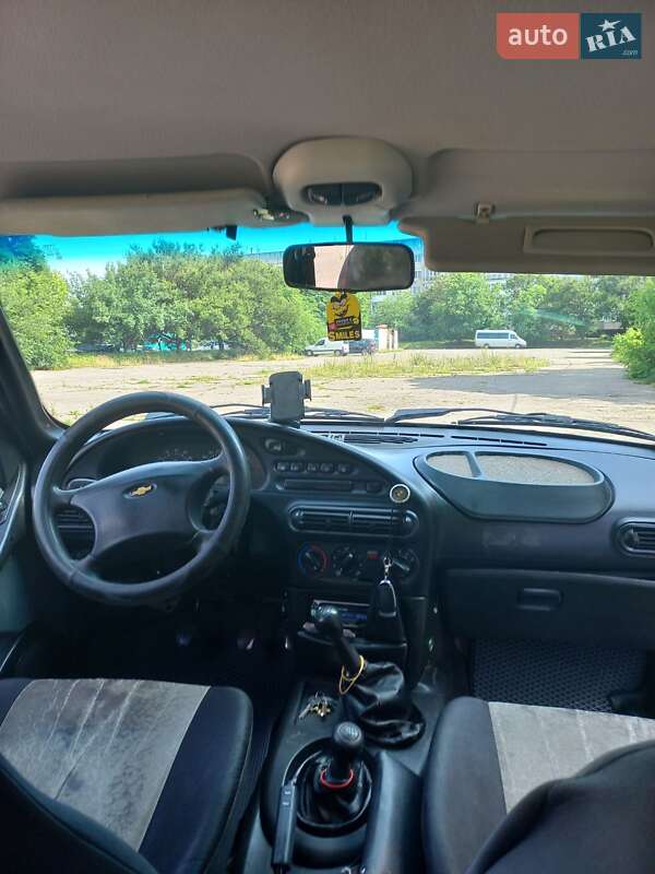 Позашляховик / Кросовер Chevrolet Niva 2004 в Верхньодніпровську