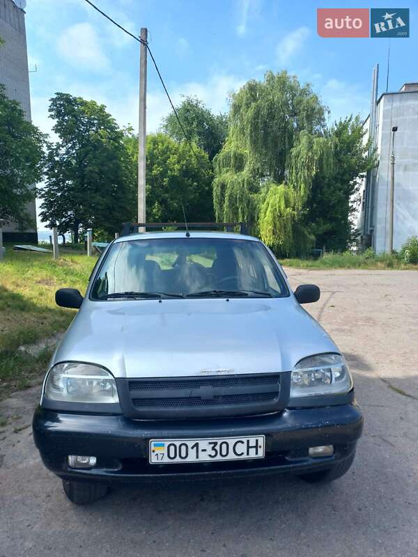 Позашляховик / Кросовер Chevrolet Niva 2004 в Верхньодніпровську