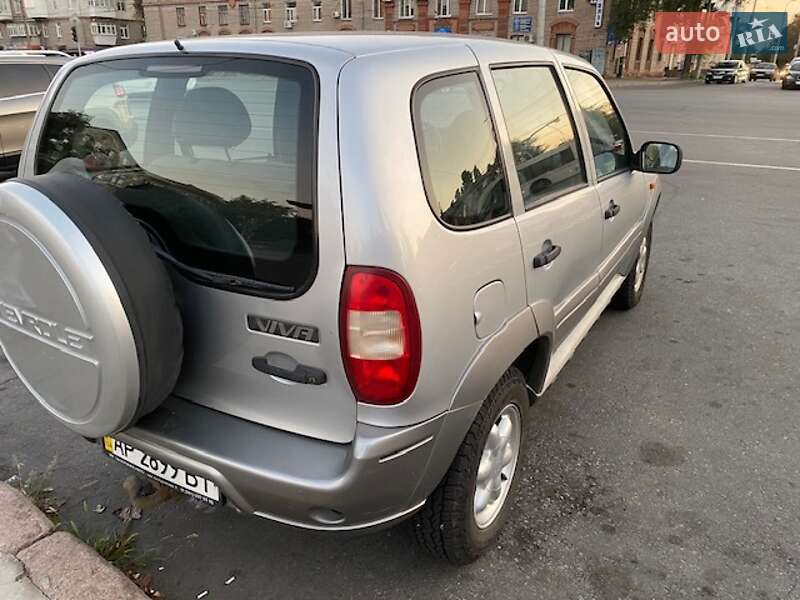 Внедорожник / Кроссовер Chevrolet Niva 2004 в Запорожье