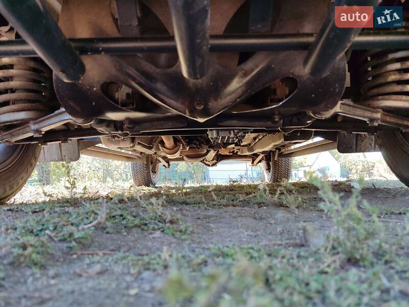 Внедорожник / Кроссовер Chevrolet Niva 2004 в Запорожье