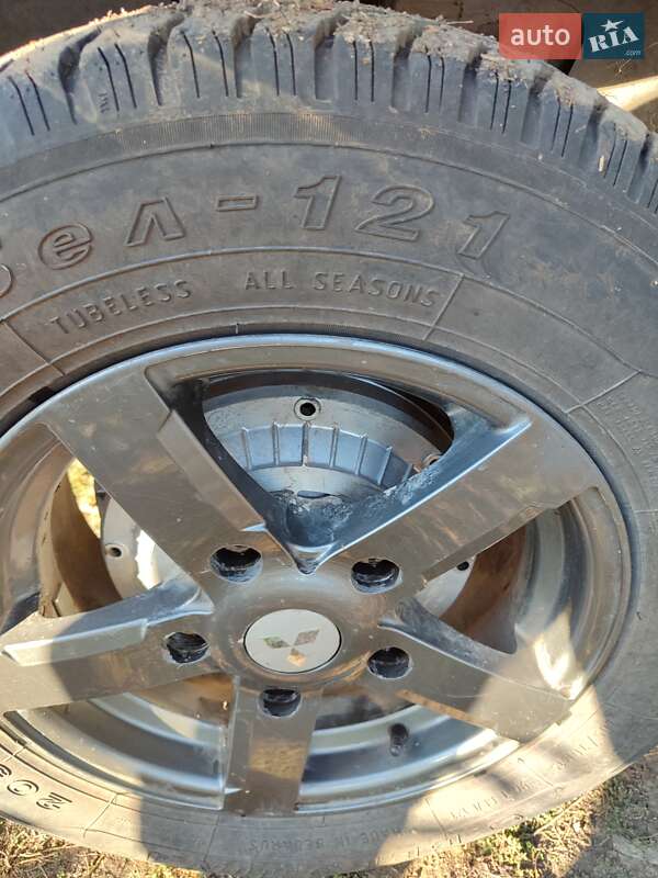 Внедорожник / Кроссовер Chevrolet Niva 2004 в Запорожье