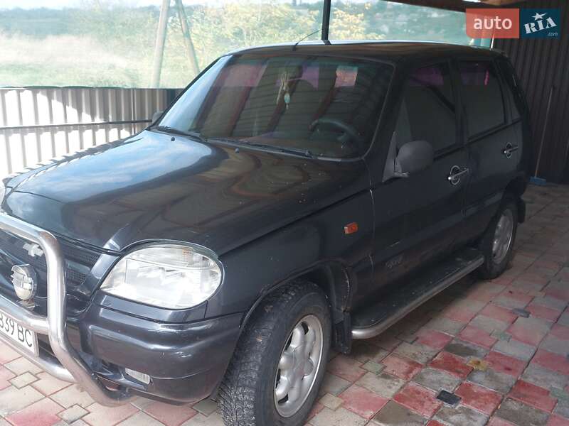 Позашляховик / Кросовер Chevrolet Niva 2006 в Заставній