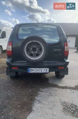 Позашляховик / Кросовер Chevrolet Niva 2003 в Одесі
