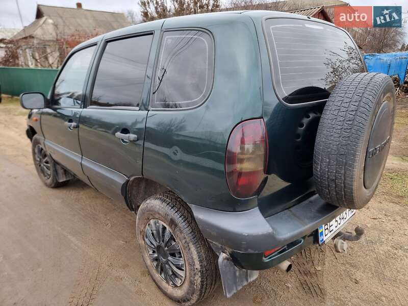 Позашляховик / Кросовер Chevrolet Niva 2004 в Врадіївці