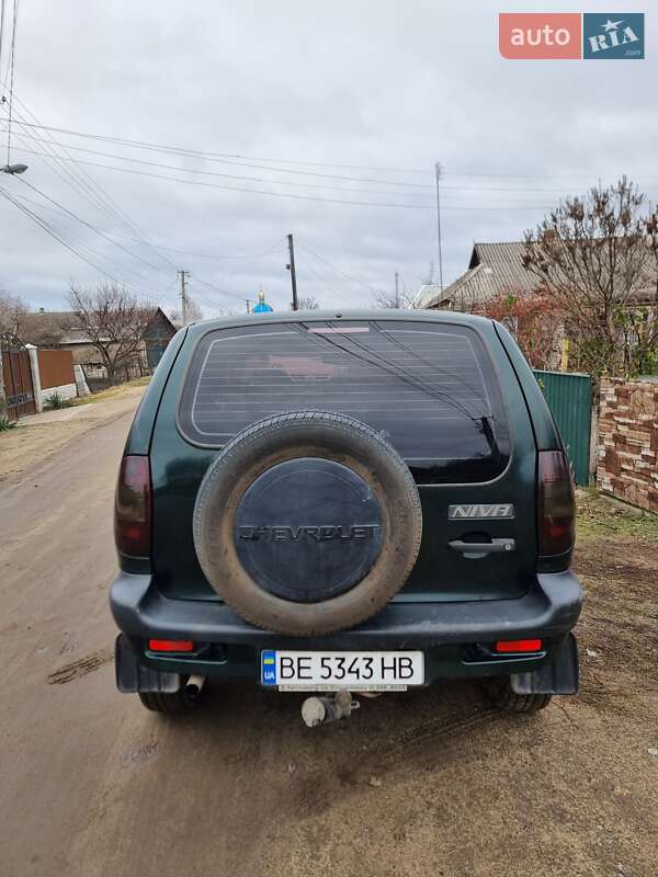 Позашляховик / Кросовер Chevrolet Niva 2004 в Врадіївці