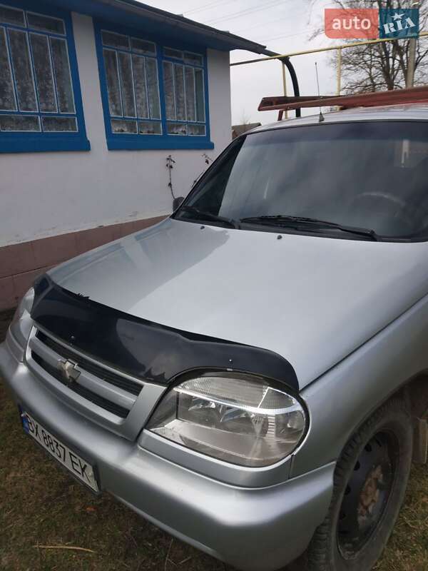 Внедорожник / Кроссовер Chevrolet Niva 2007 в 