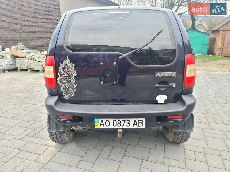 Позашляховик / Кросовер Chevrolet Niva 2005 в Тячеві