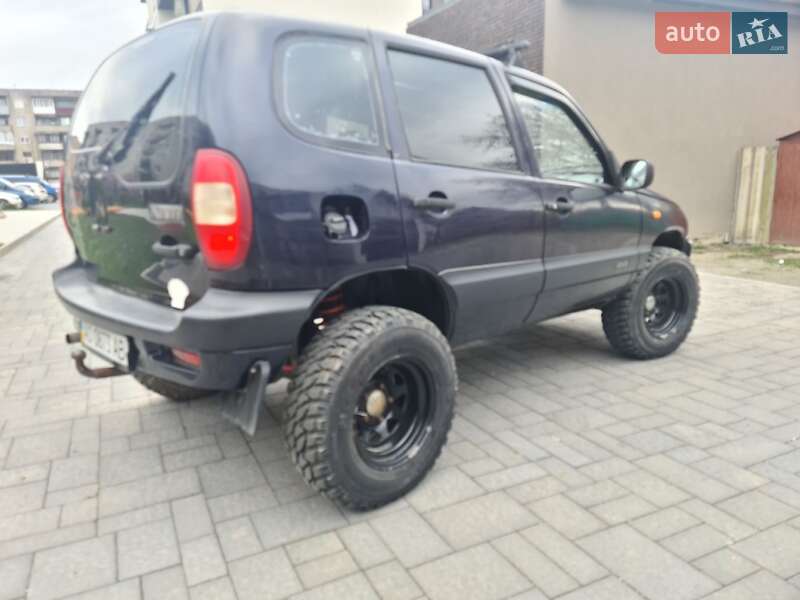 Позашляховик / Кросовер Chevrolet Niva 2005 в Тячеві
