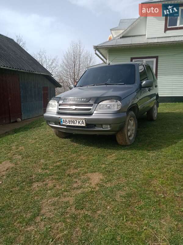 Внедорожник / Кроссовер Chevrolet Niva 2004 в Коломые