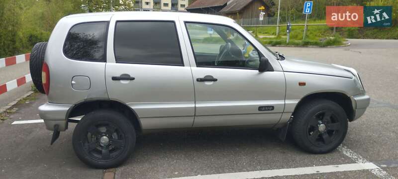 Внедорожник / Кроссовер Chevrolet Niva 2008 в Запорожье