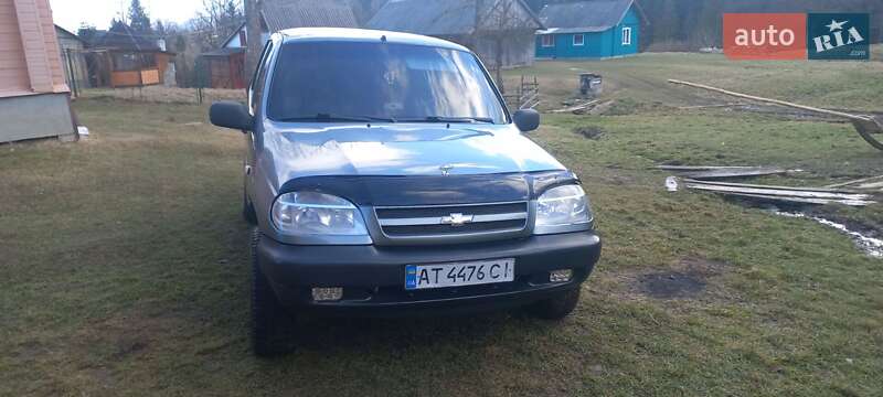 Chevrolet Niva 2004