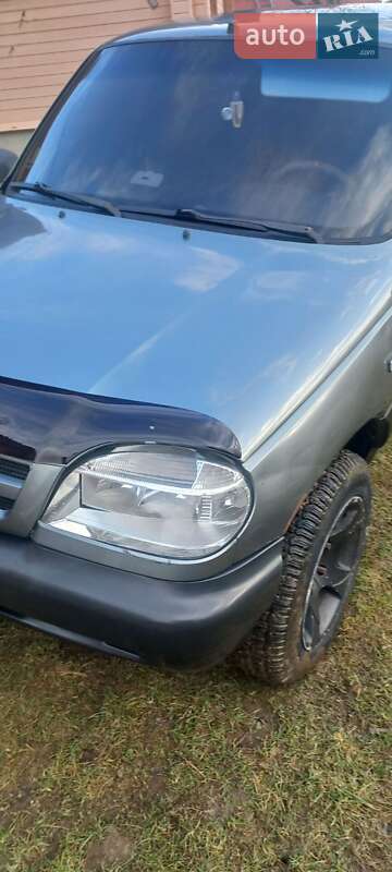 Позашляховик / Кросовер Chevrolet Niva 2004 в Коломиї