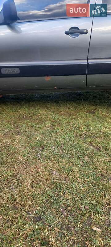 Позашляховик / Кросовер Chevrolet Niva 2004 в Коломиї