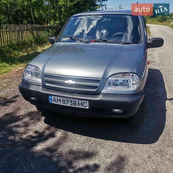 Позашляховик / Кросовер Chevrolet Niva 2007 в Баранівці