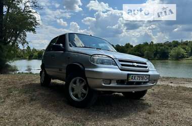 Внедорожник / Кроссовер Chevrolet Niva 2004 в Великом Бурлуке