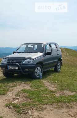 Позашляховик / Кросовер Chevrolet Niva 2005 в Косові