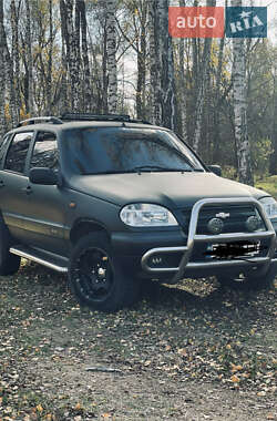 Внедорожник / Кроссовер Chevrolet Niva 2006 в Шостке